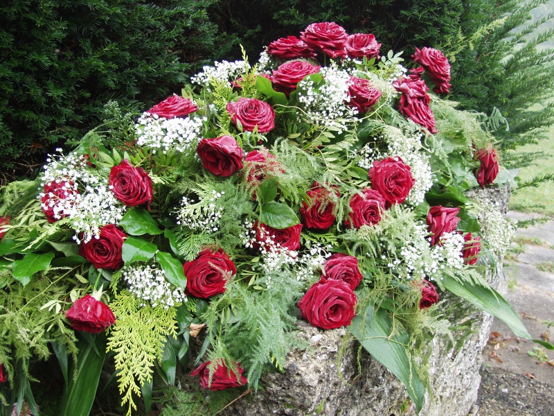 funeraire-PLAN D AUPS STE BAUME-min_roses-61203